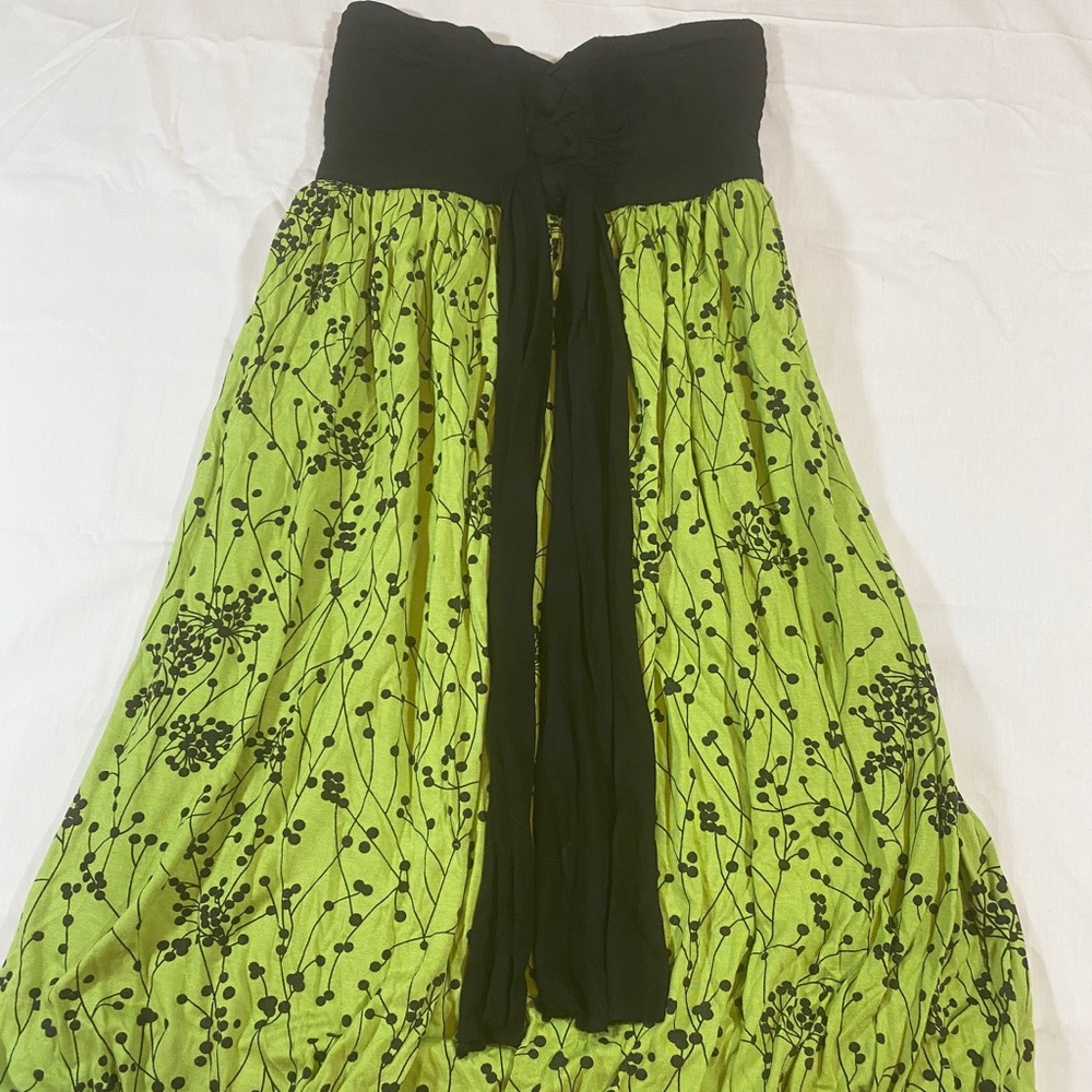 Black and Peridot Green Strapless Dress